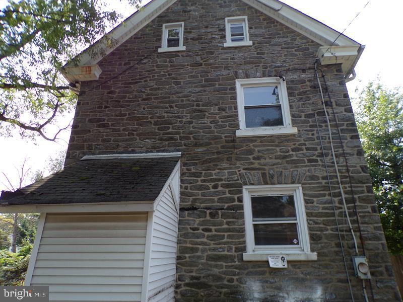 2217-23 Georges Ln