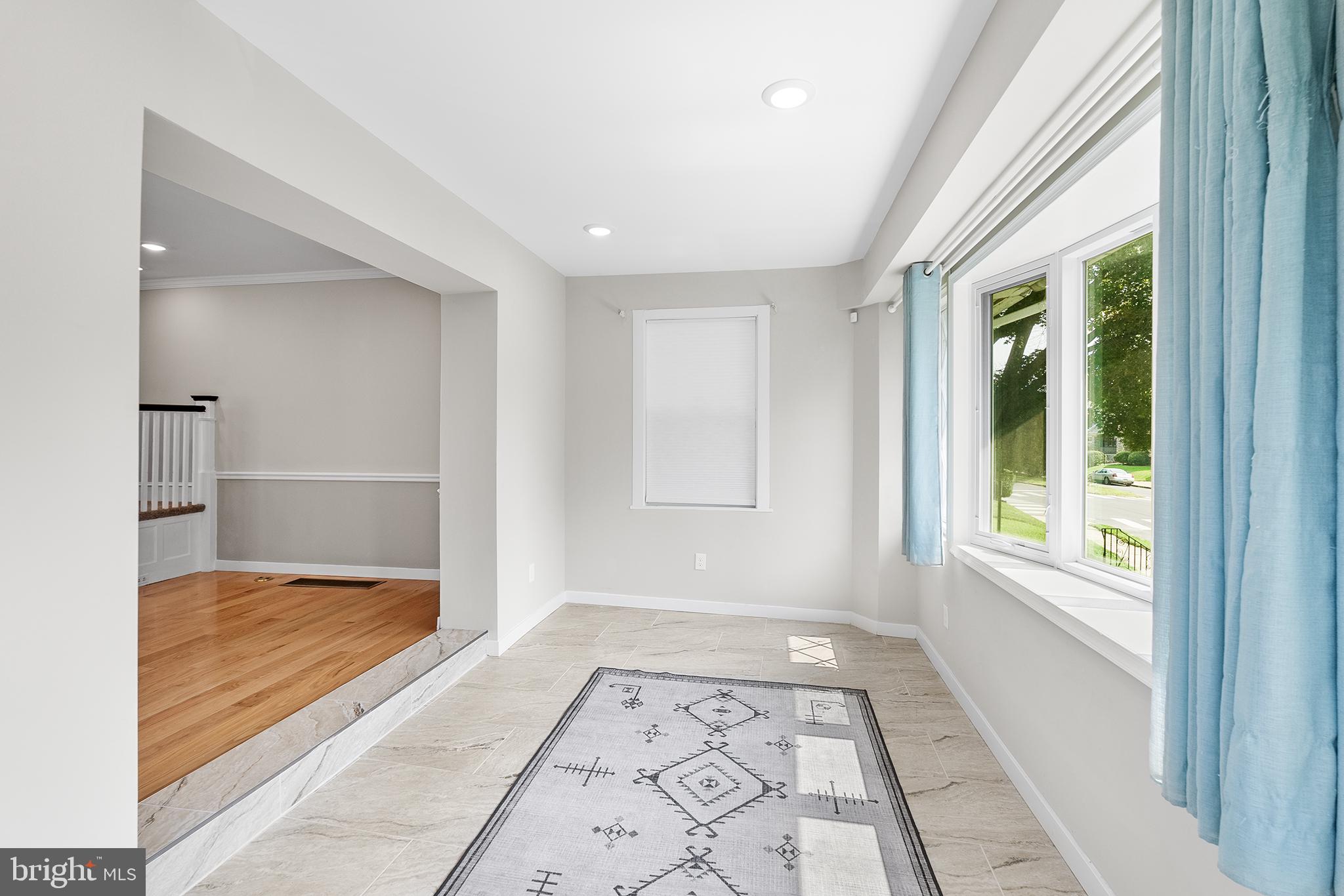 851 E Rittenhouse St