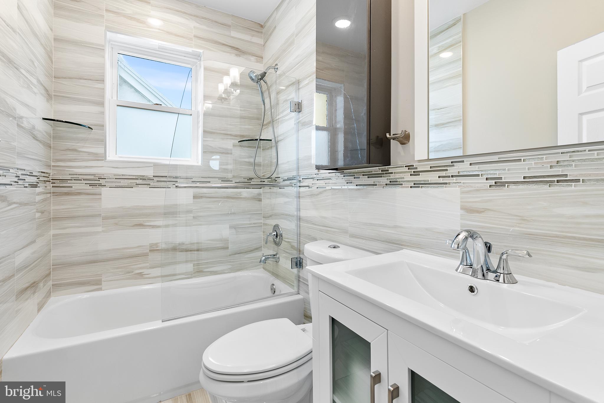 851 E Rittenhouse St