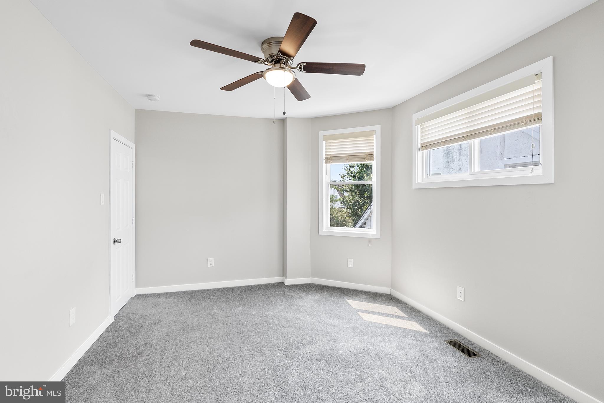 851 E Rittenhouse St