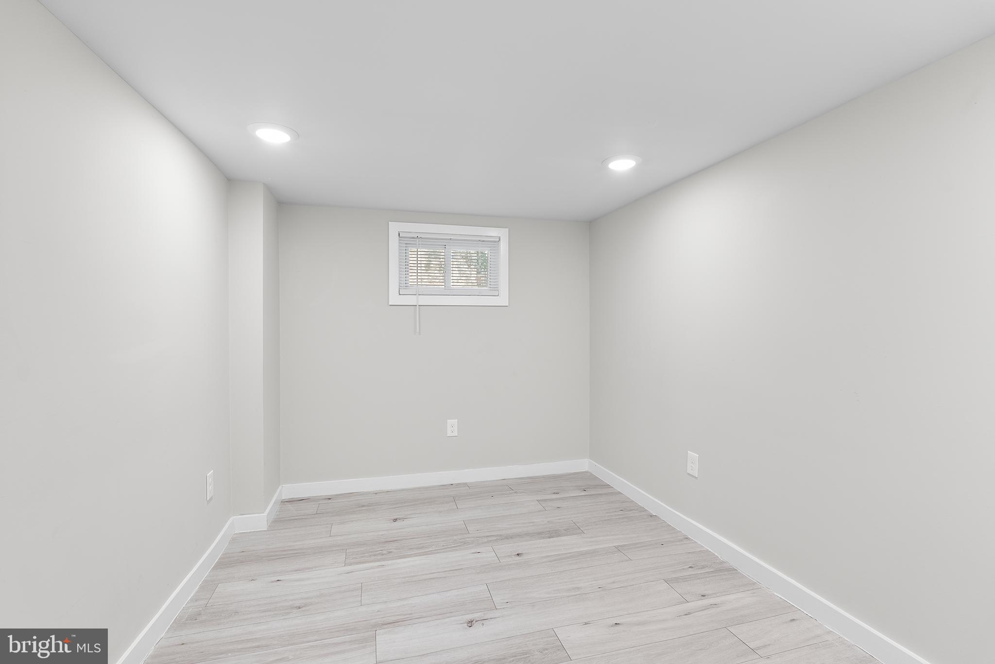 851 E Rittenhouse St