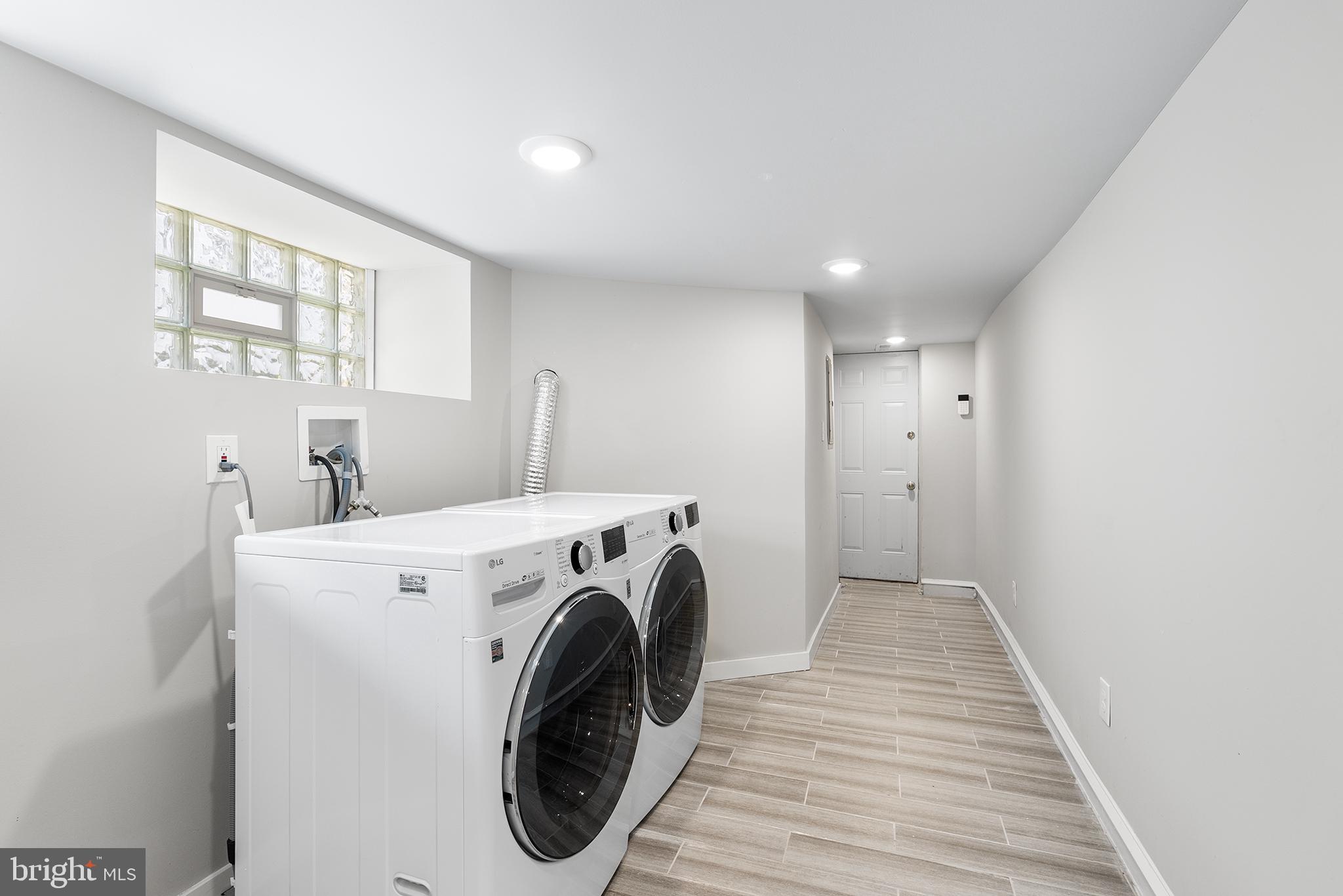 851 E Rittenhouse St