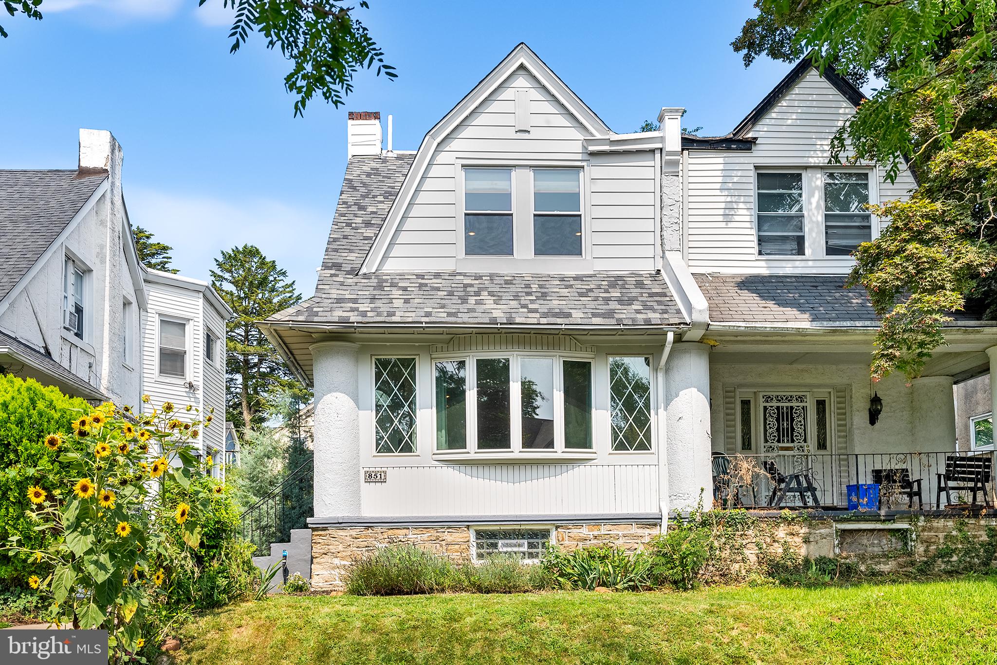 851 E Rittenhouse St