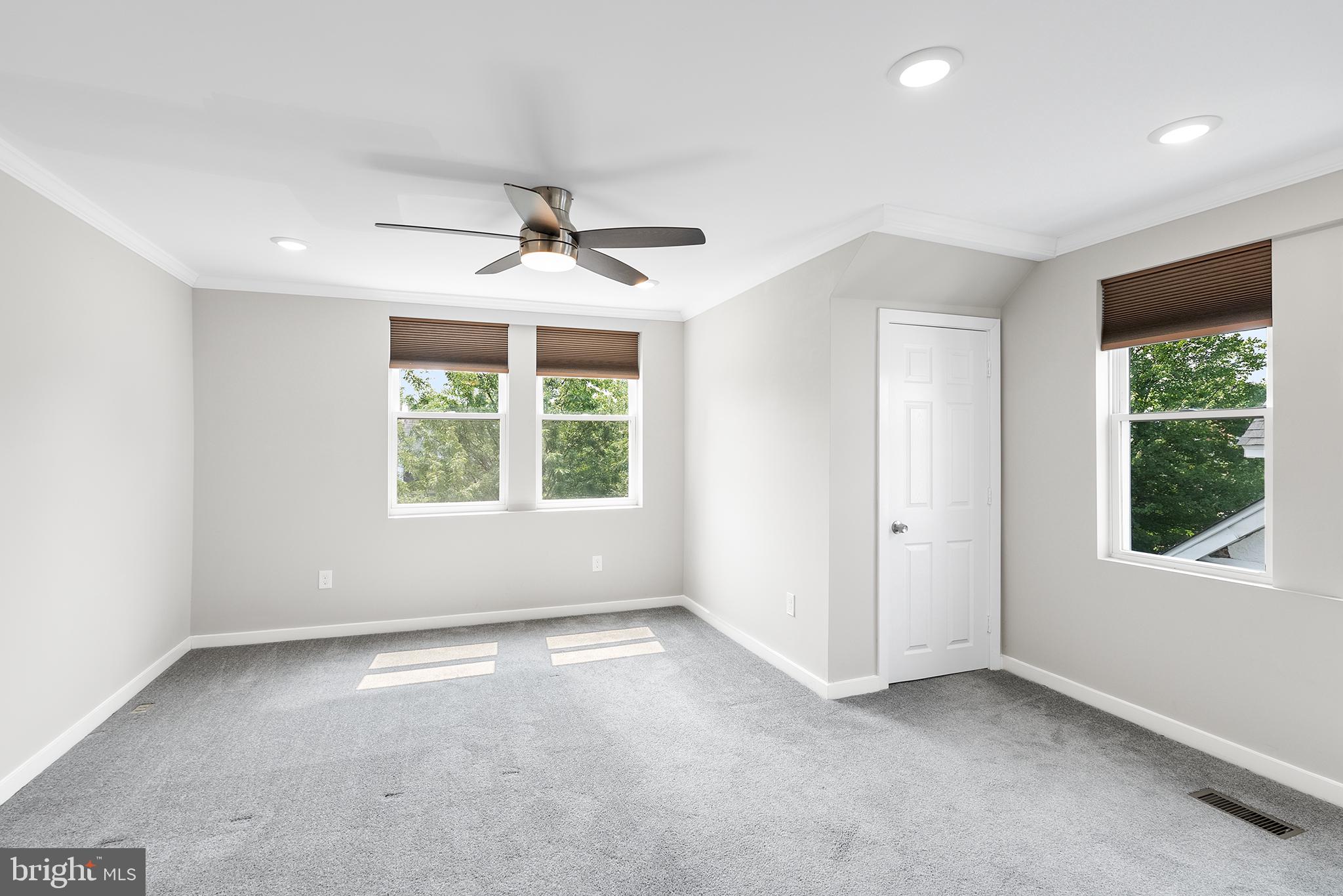 851 E Rittenhouse St