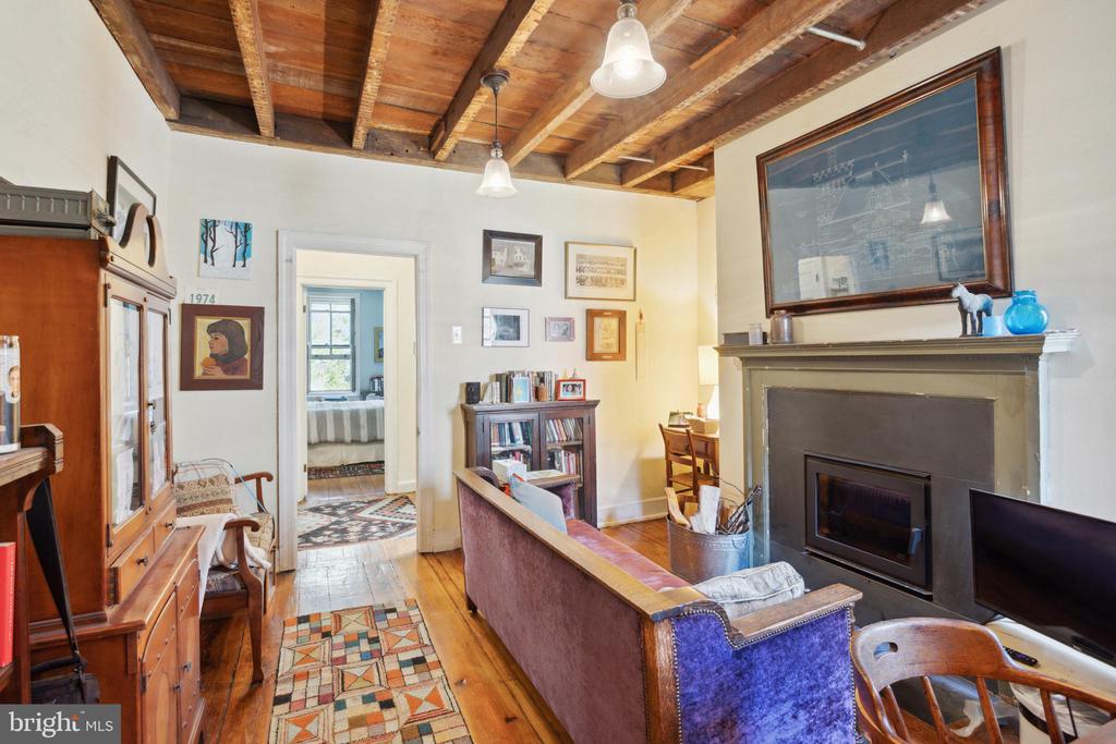 335 GASKILL ST