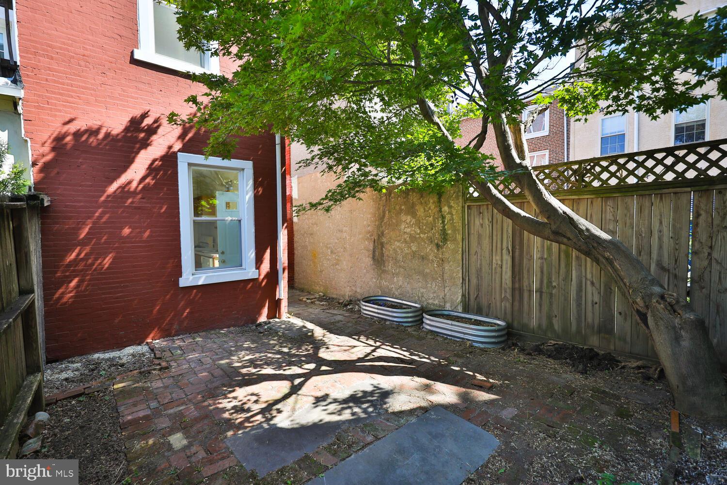 428 W GEORGE ST