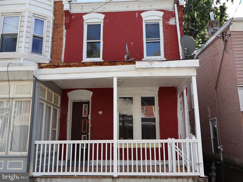 122 E Meehan Ave
