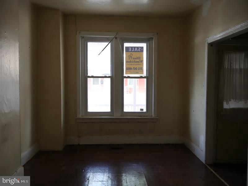 122 E Meehan Ave