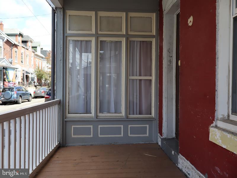 122 E Meehan Ave
