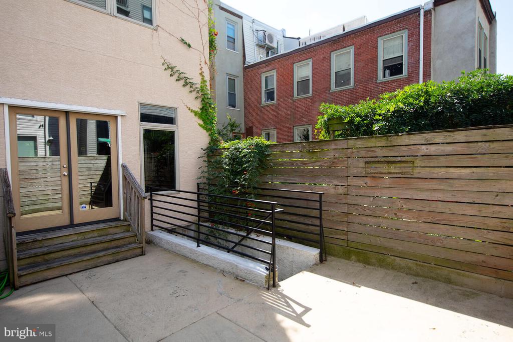 1820 FRANKFORD AVE