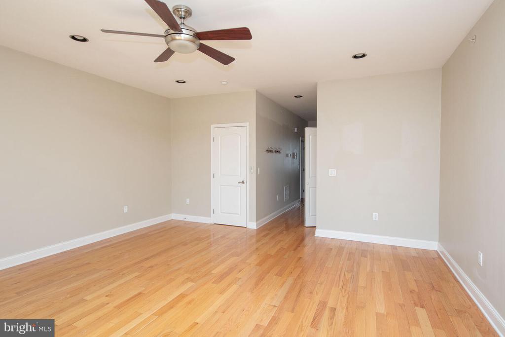 1820 FRANKFORD AVE