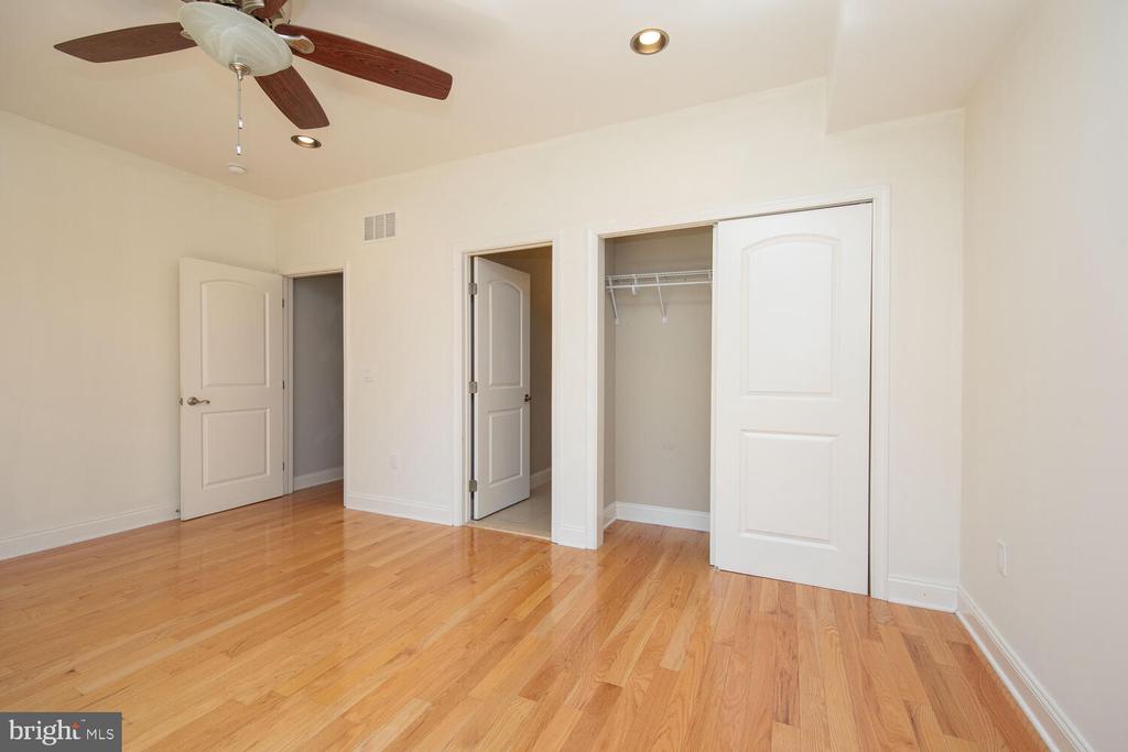 1820 FRANKFORD AVE