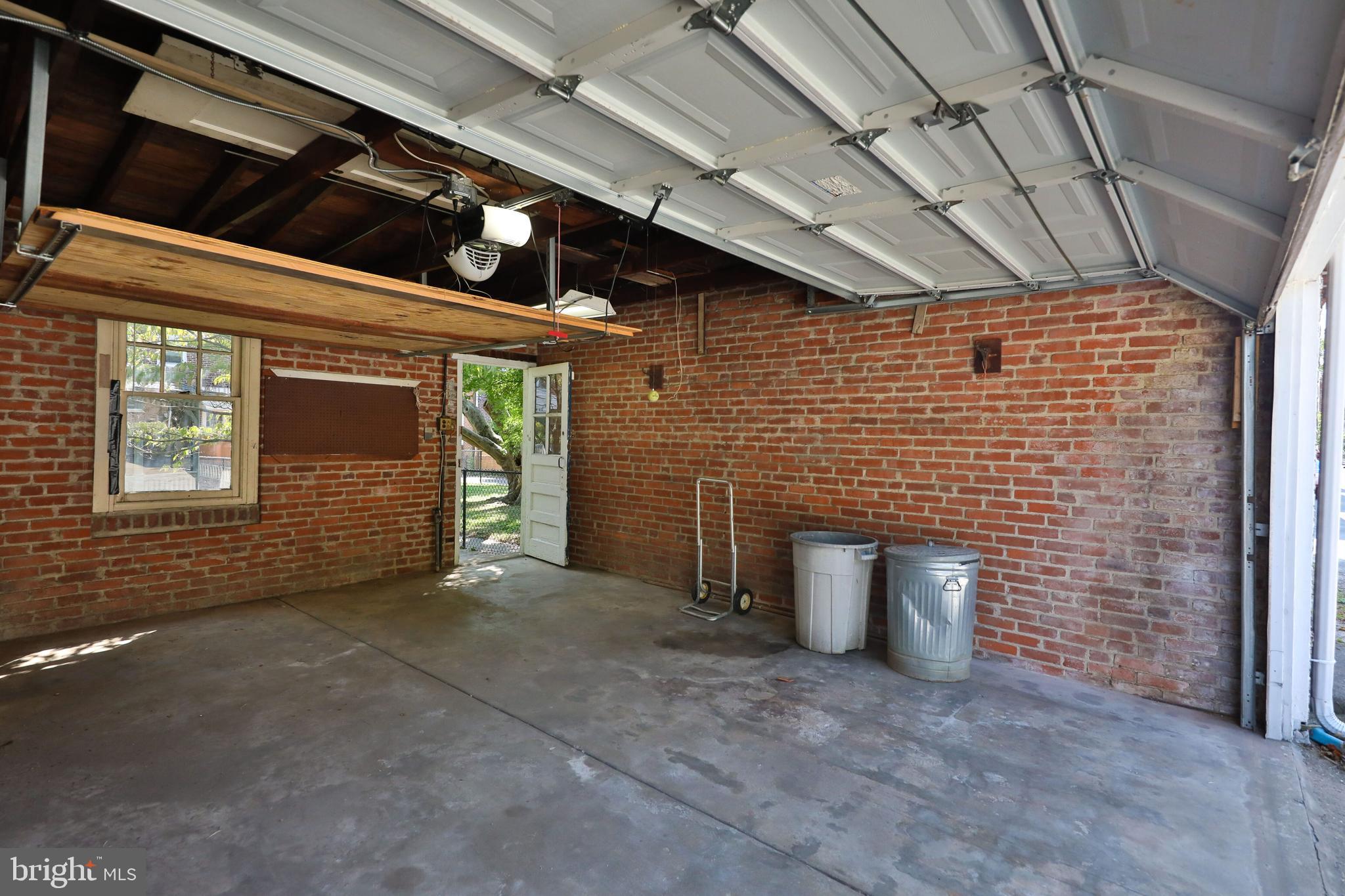 660 Rector St