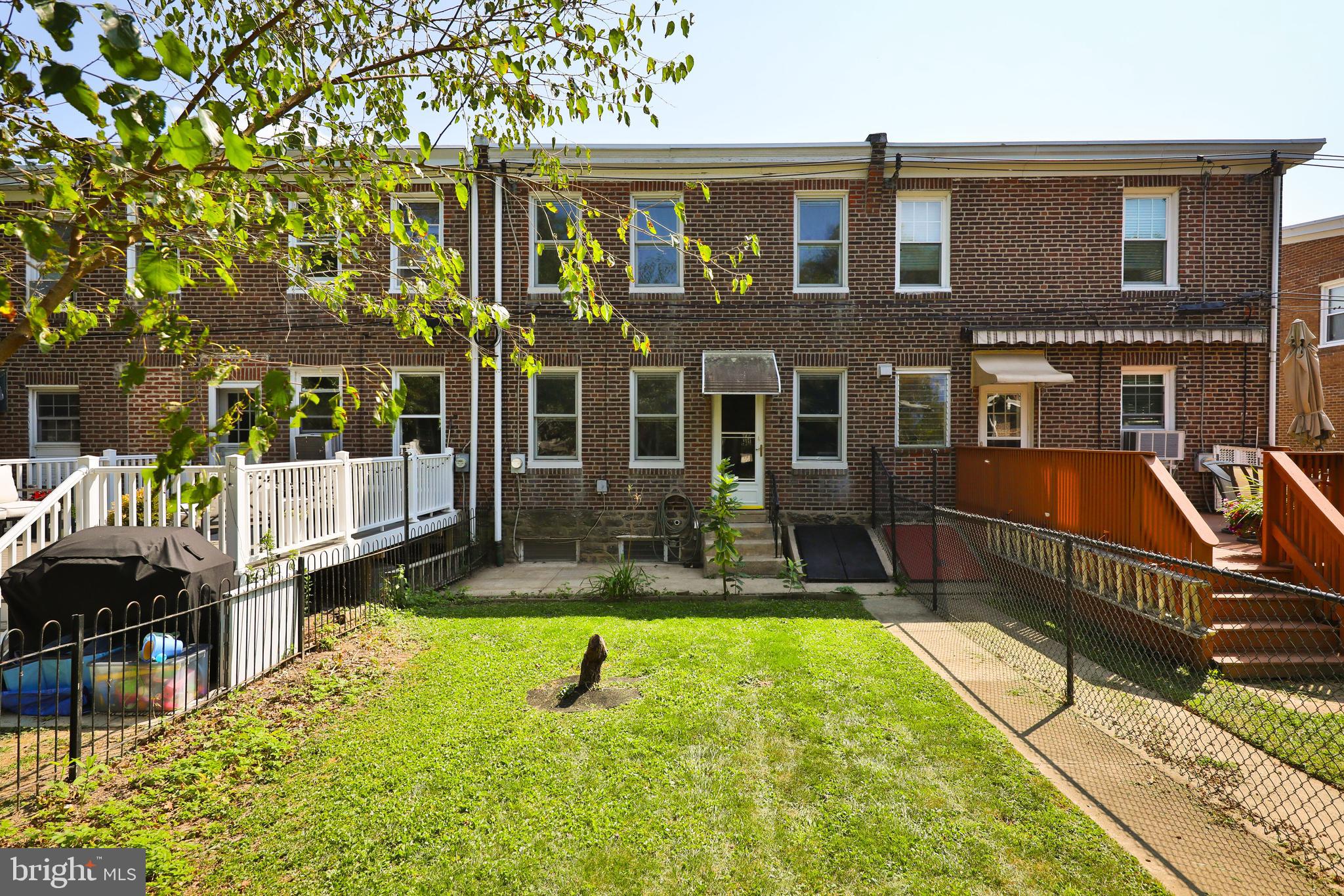 660 Rector St