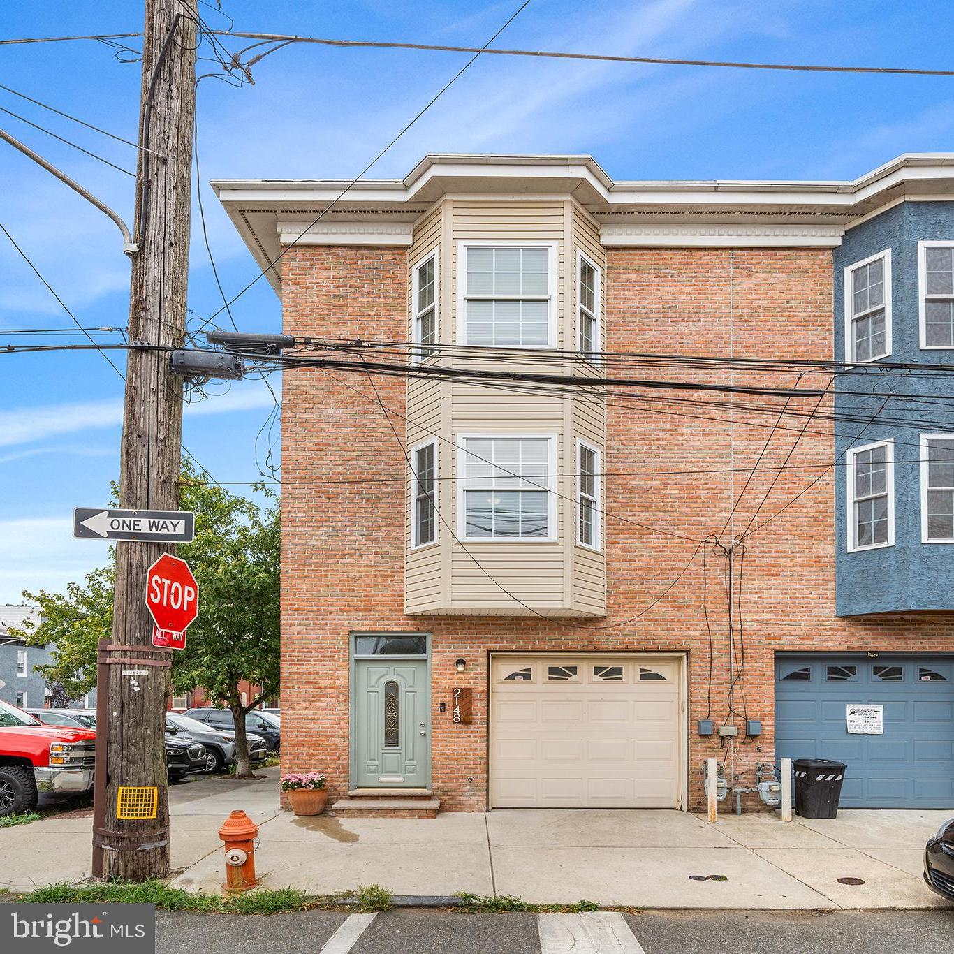 2148 E Sergeant St