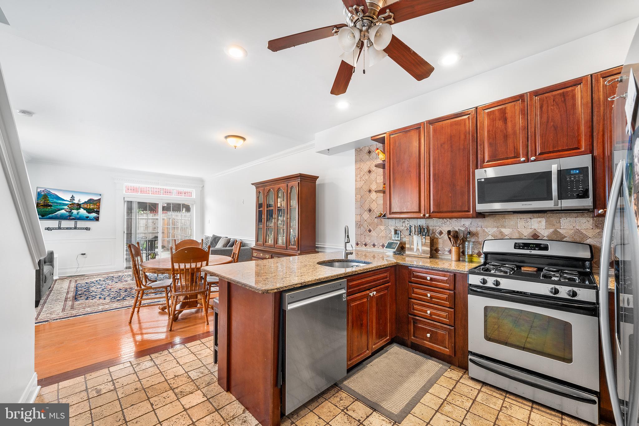 2148 E Sergeant St