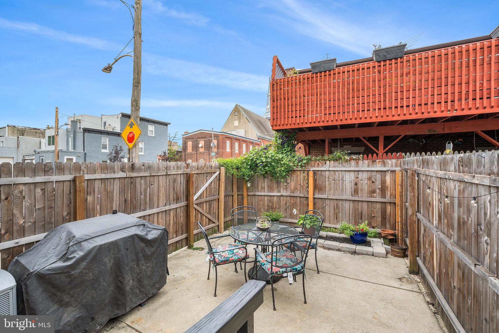 2148 E Sergeant St