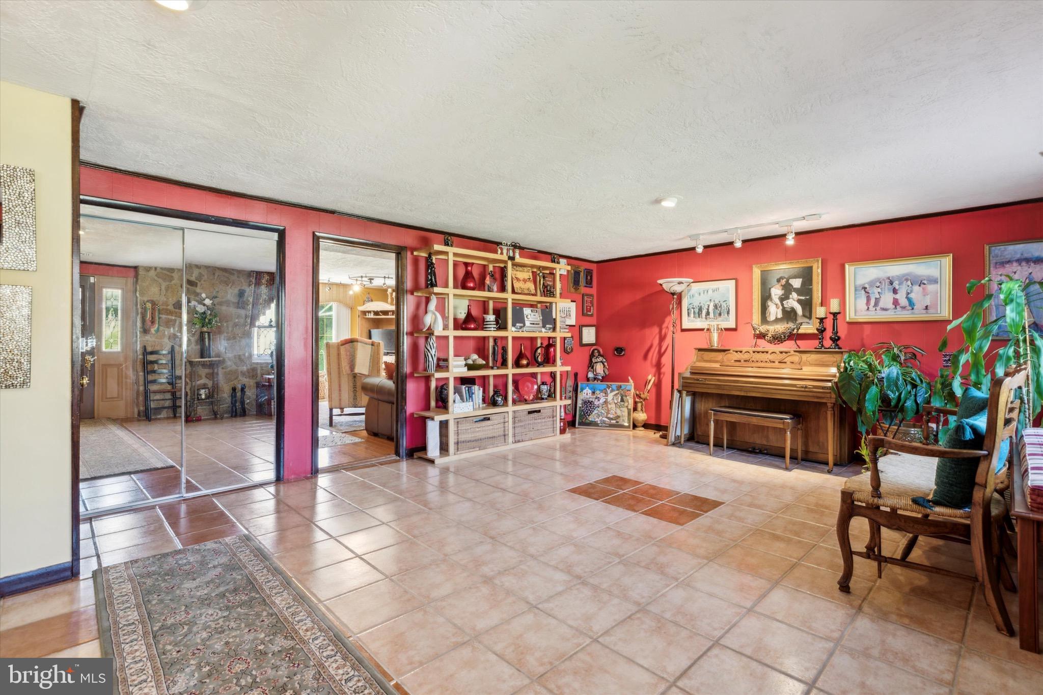 7150 N Mount Pleasant Pl