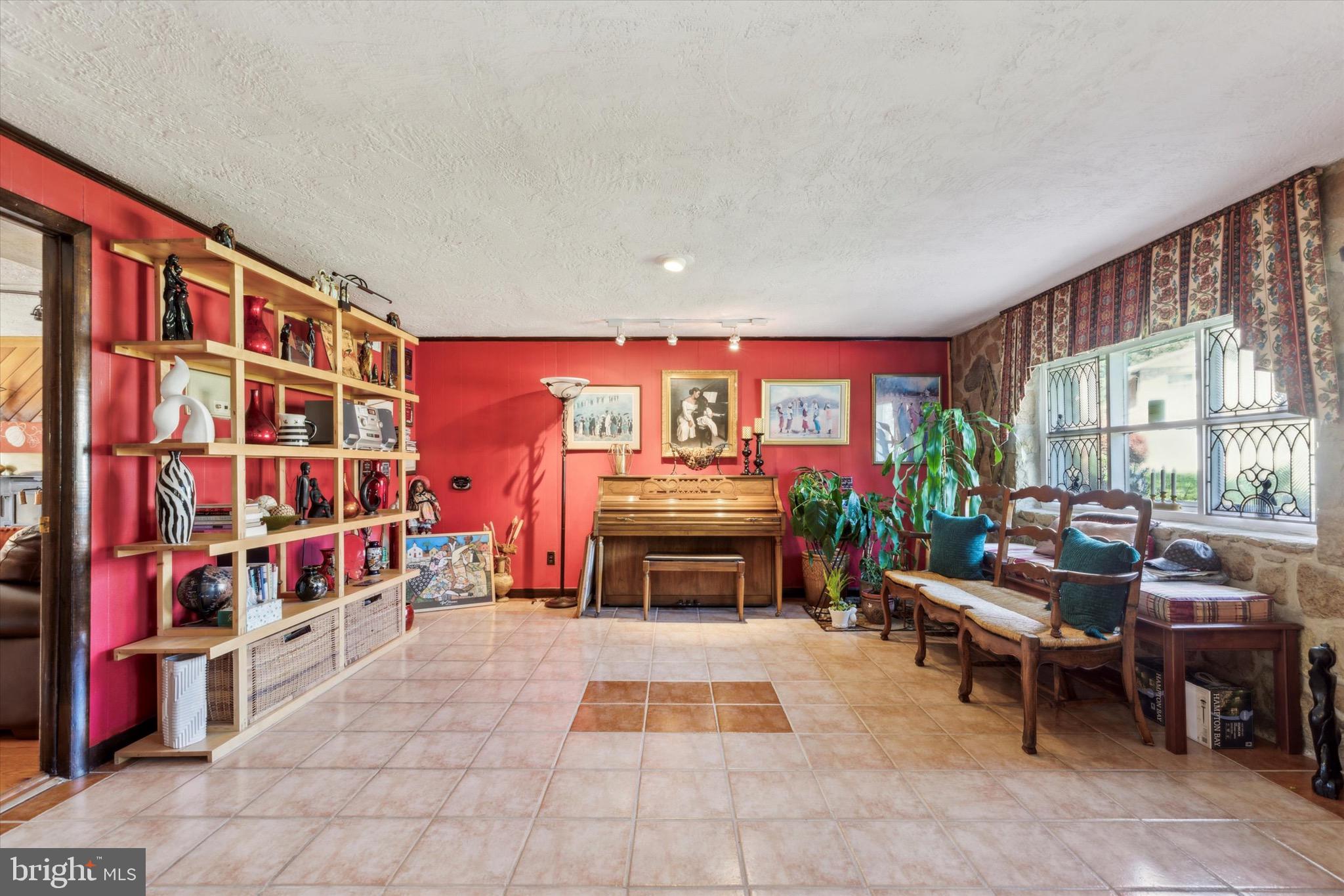 7150 N Mount Pleasant Pl