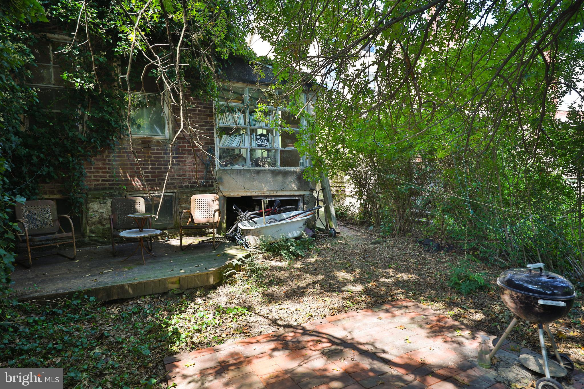 46 W Washington Ln
