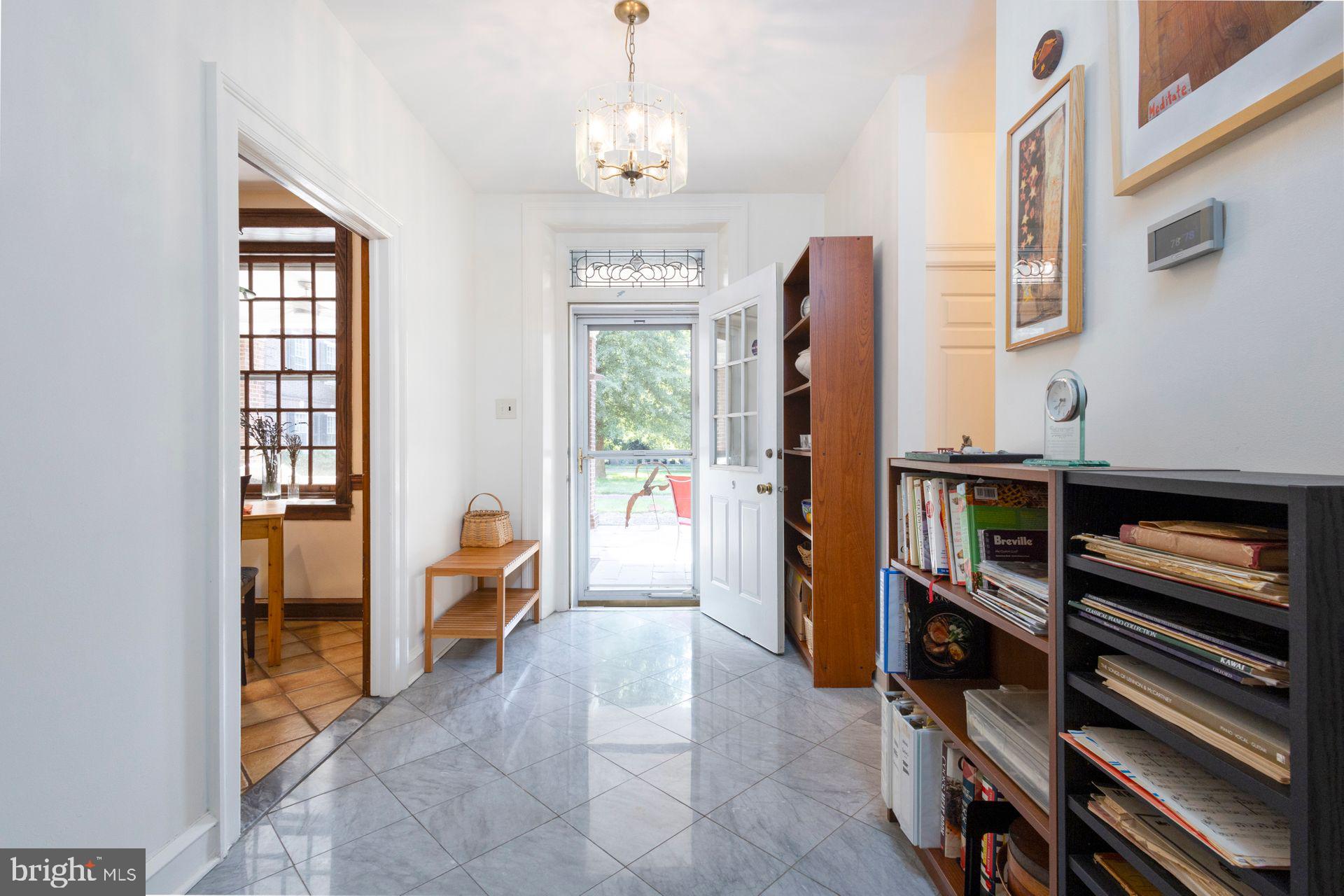 115 E Roumfort Rd #9