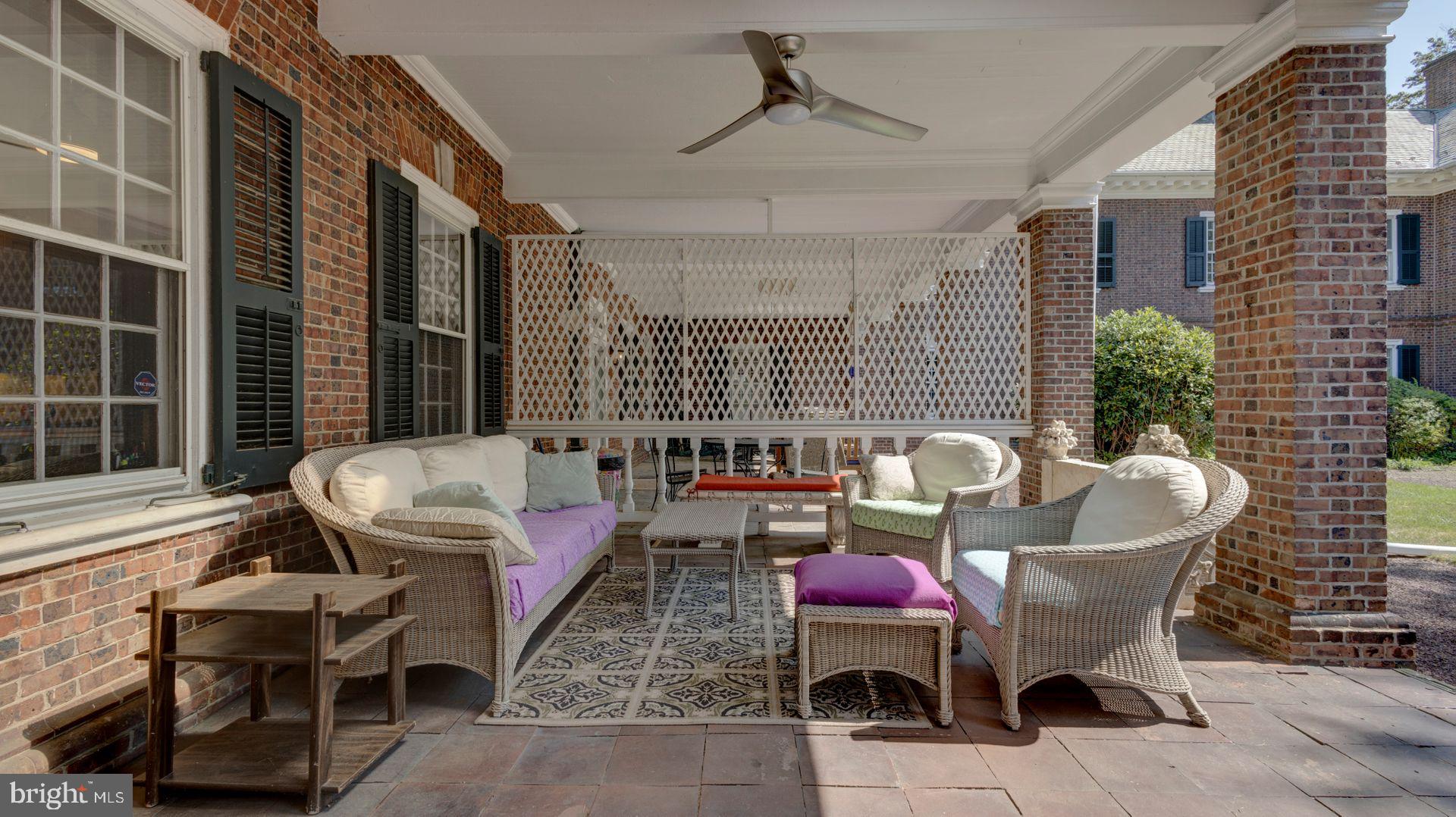 115 E Roumfort Rd #9