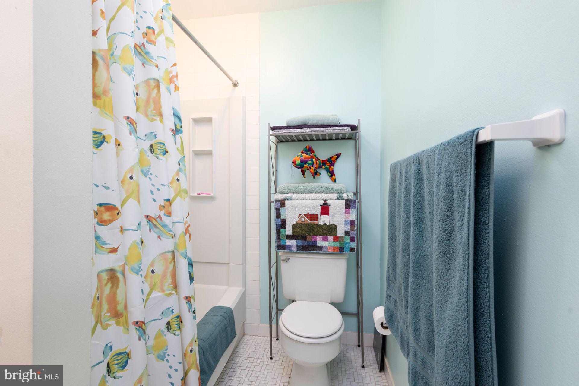 115 E Roumfort Rd #9