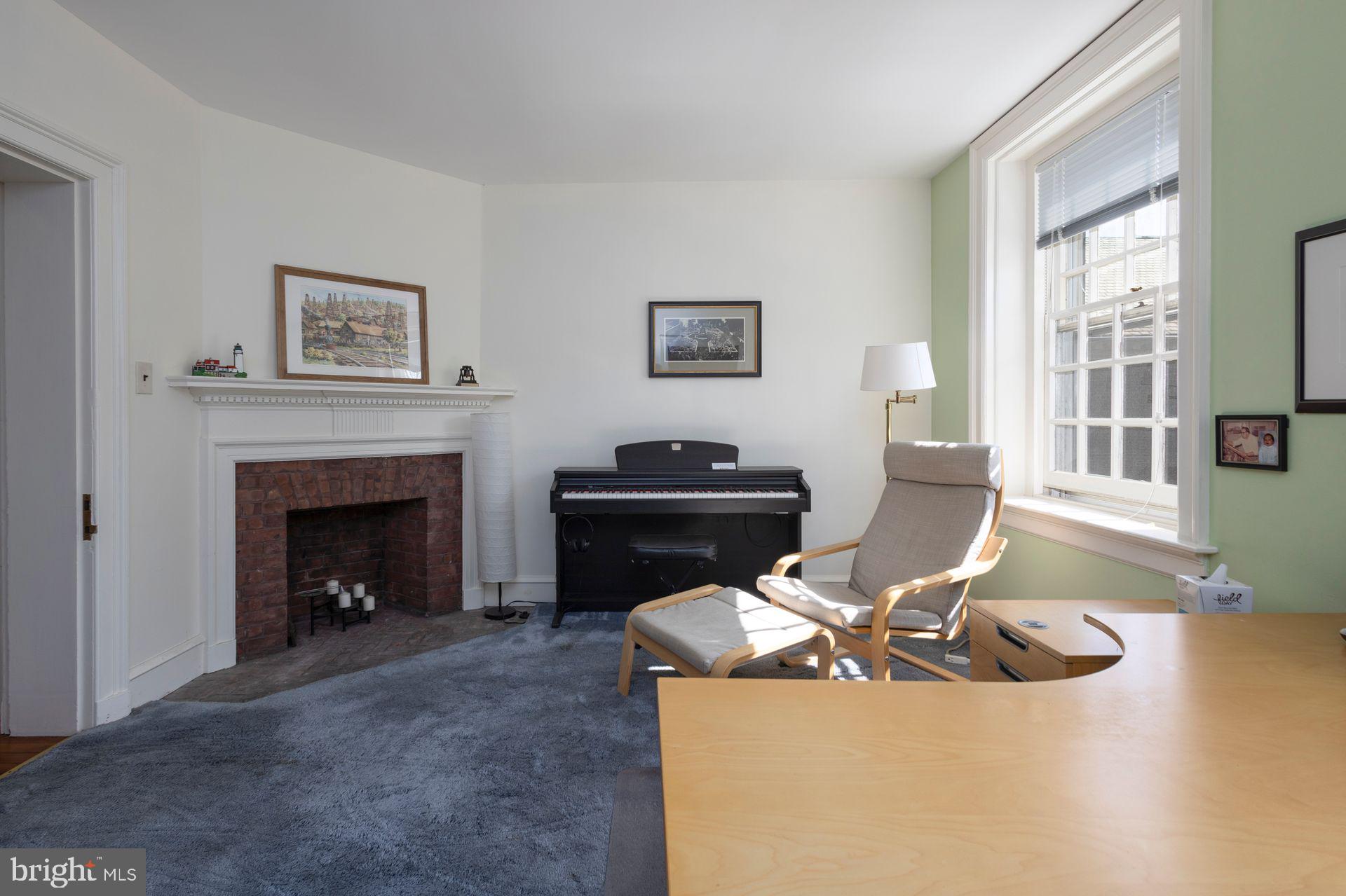 115 E Roumfort Rd #9