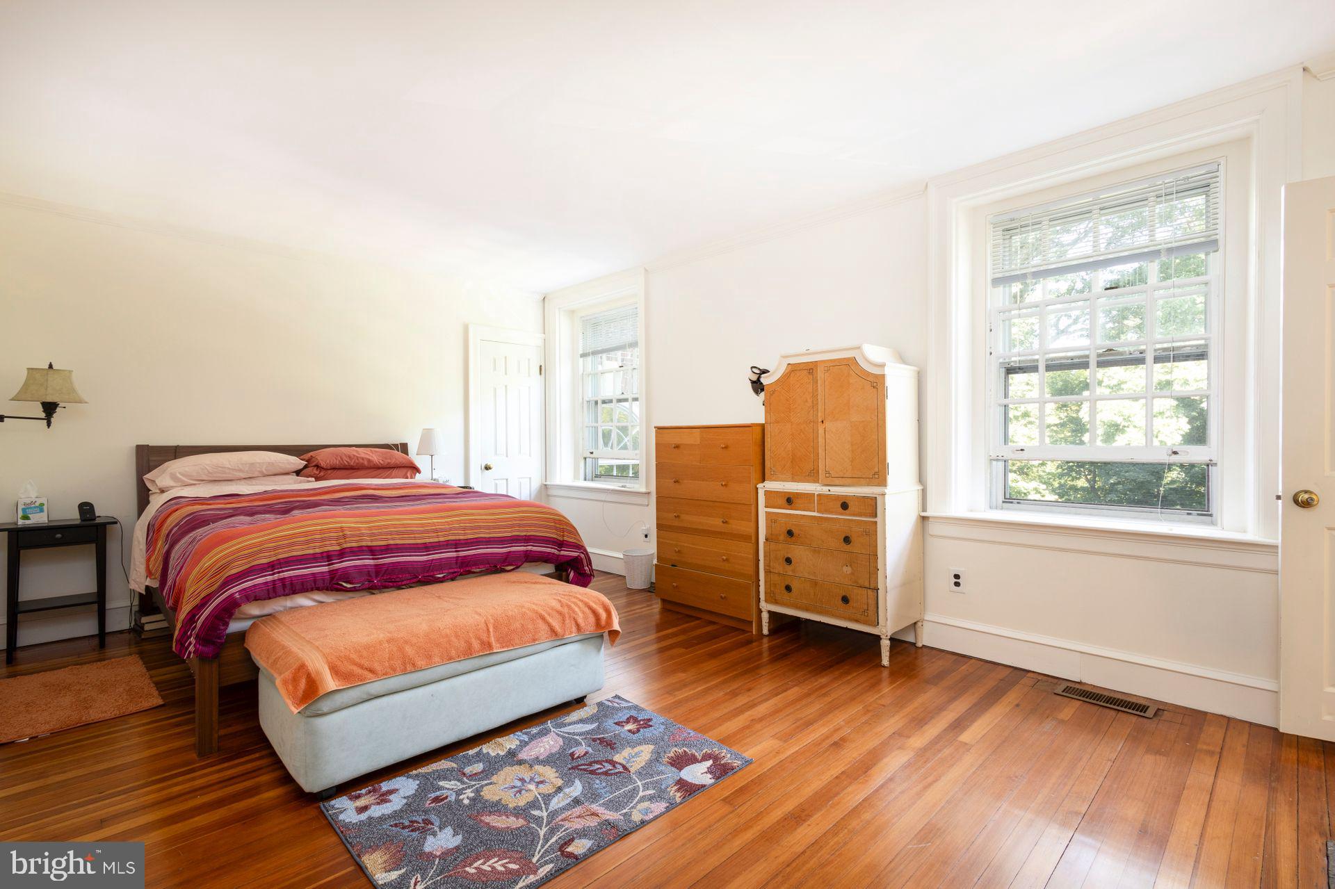 115 E Roumfort Rd #9