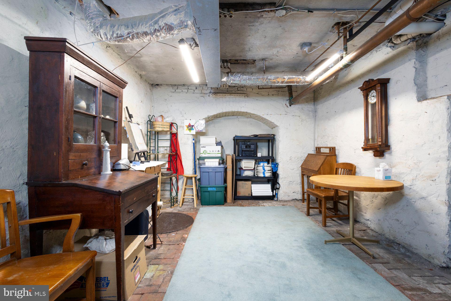 115 E Roumfort Rd #9