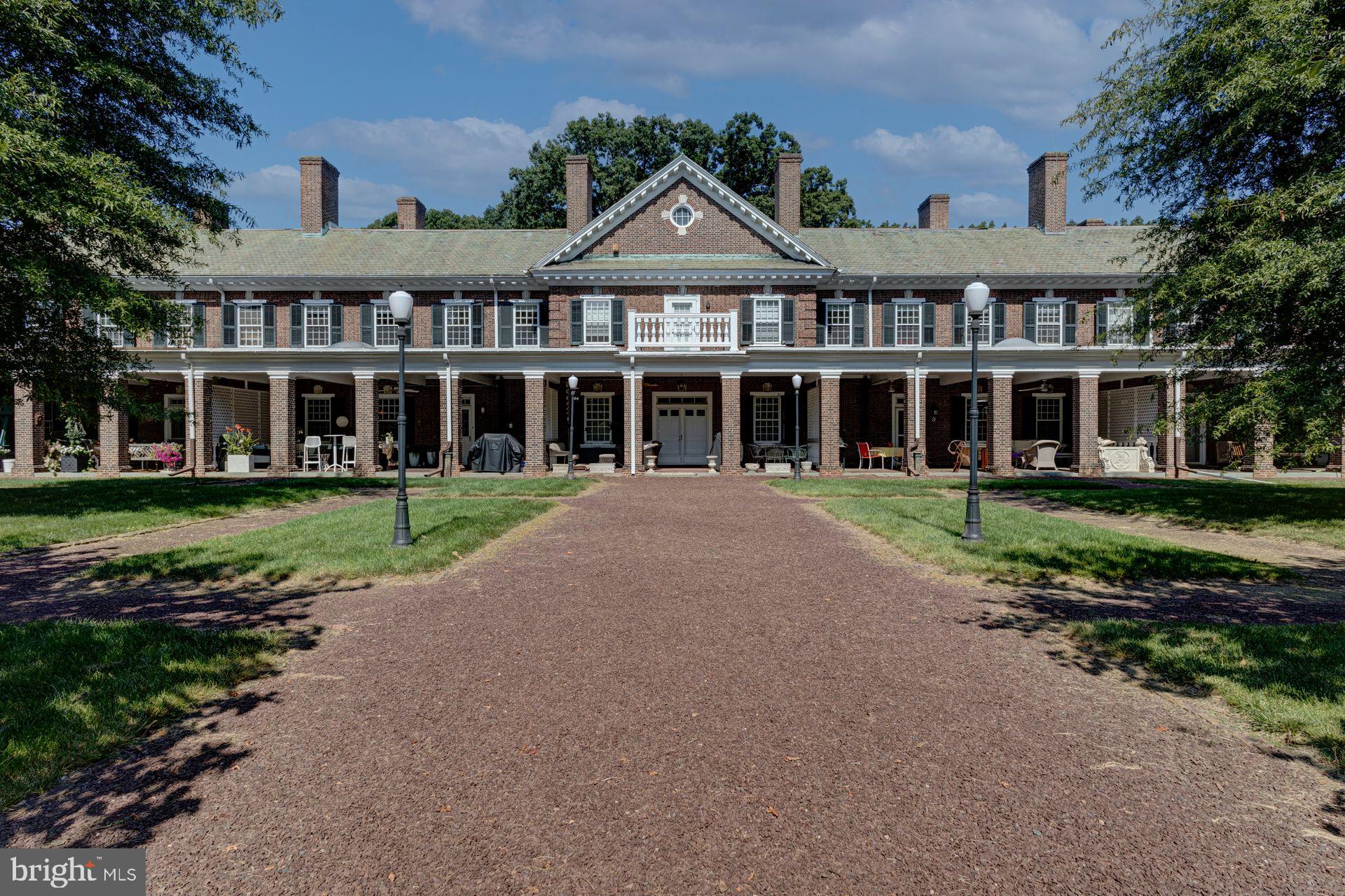 115 E Roumfort Rd #9