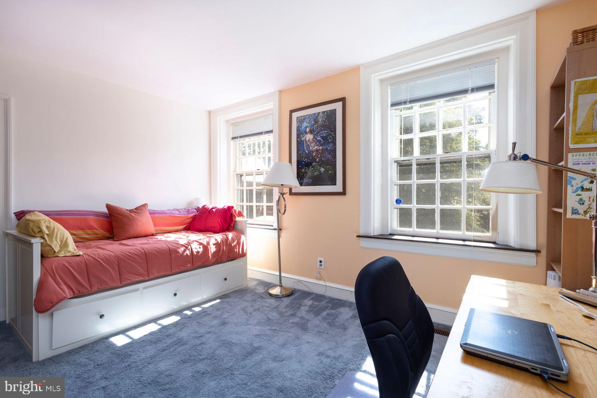 115 E Roumfort Rd #9