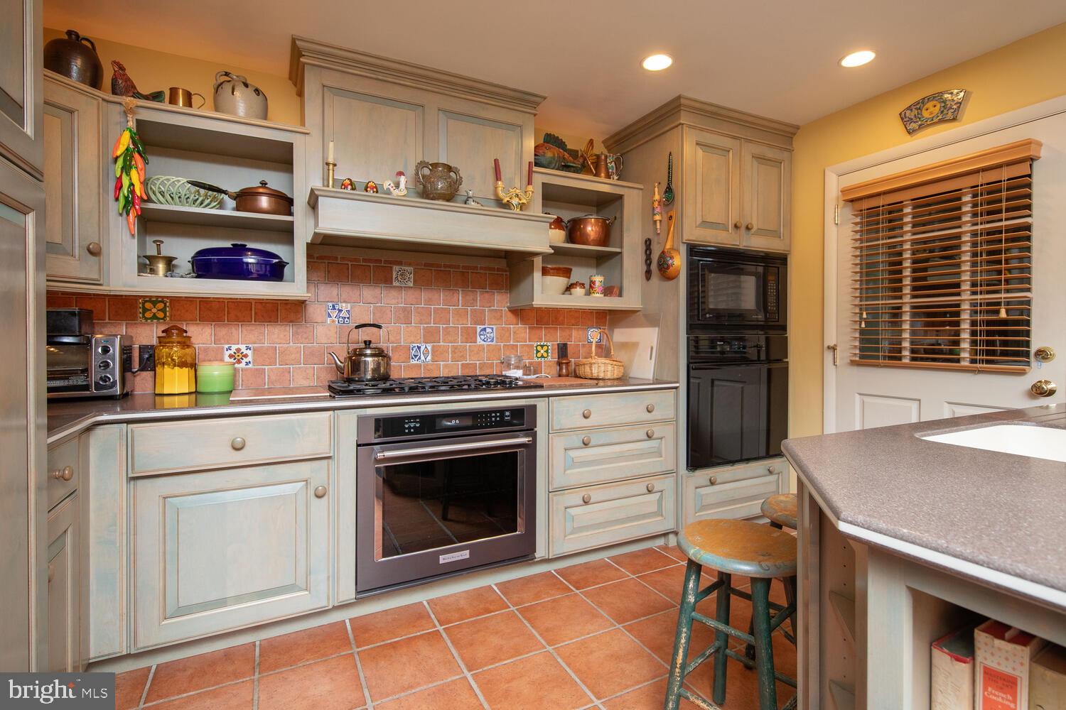 7710-2 Morelan Moreland Cir