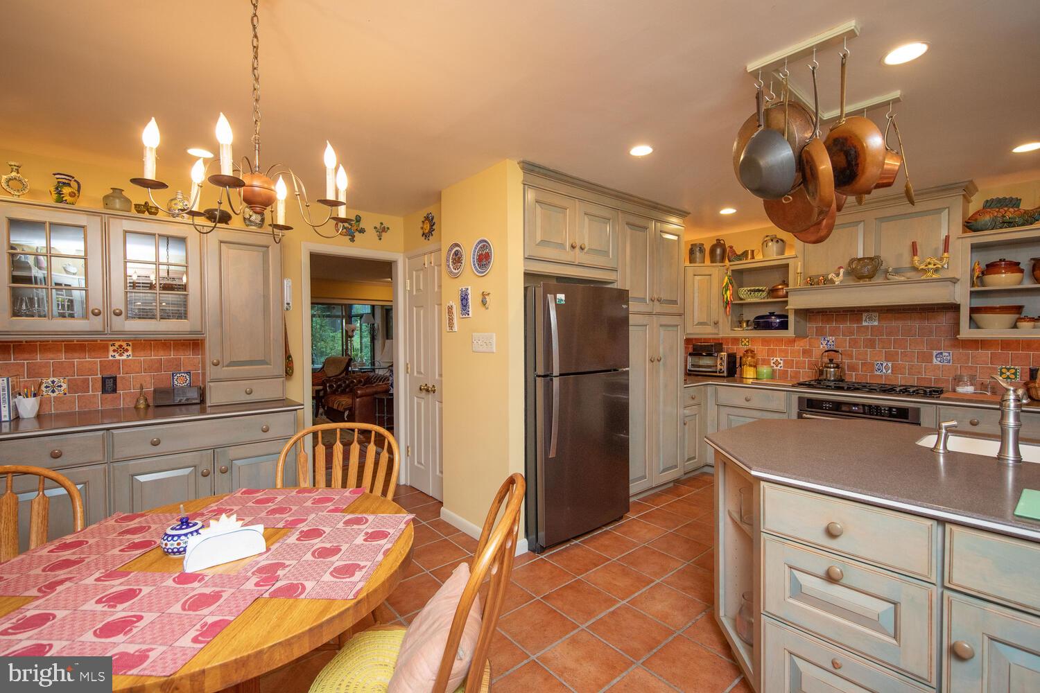 7710-2 Morelan Moreland Cir