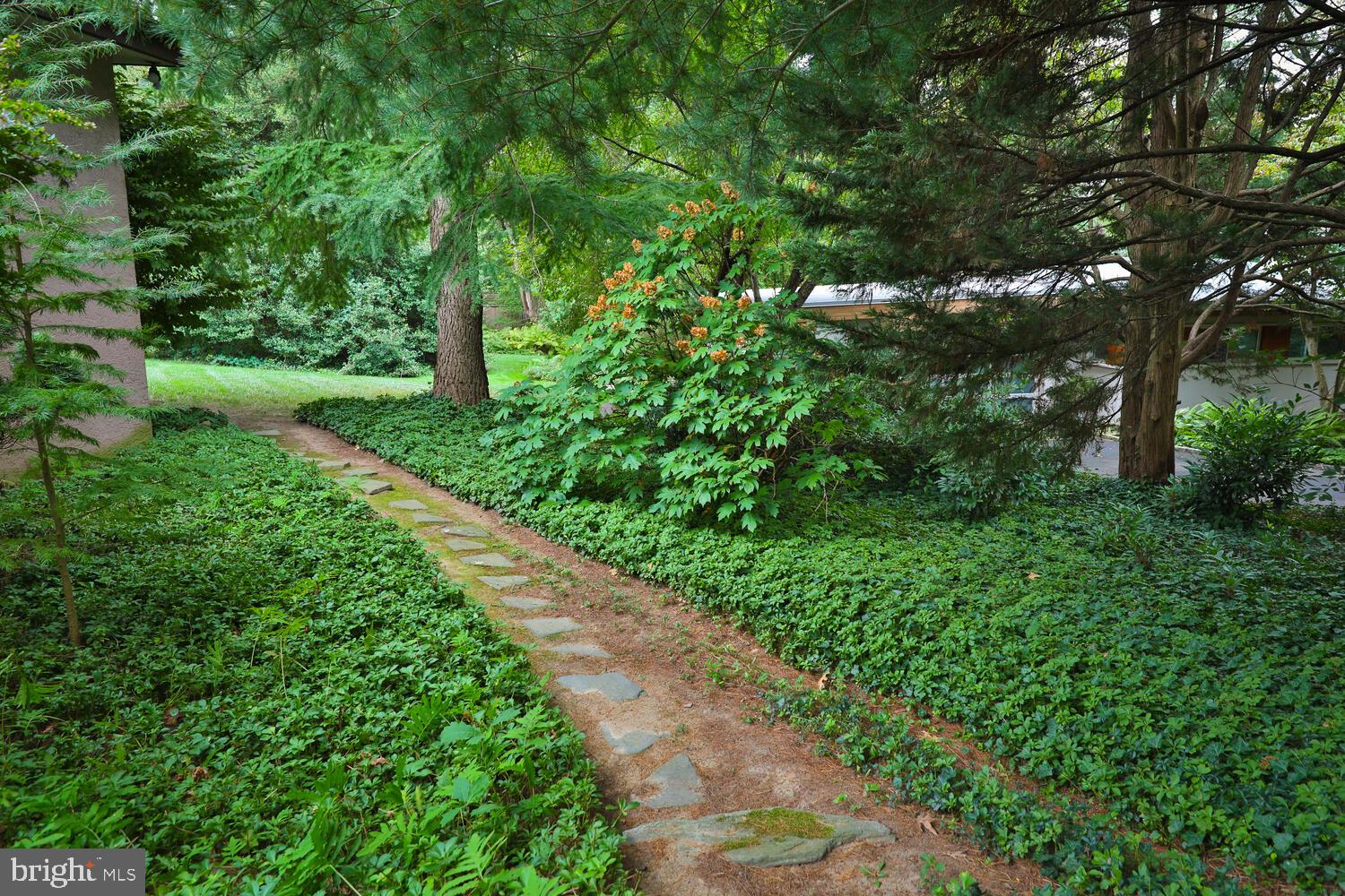 7710-2 Morelan Moreland Cir