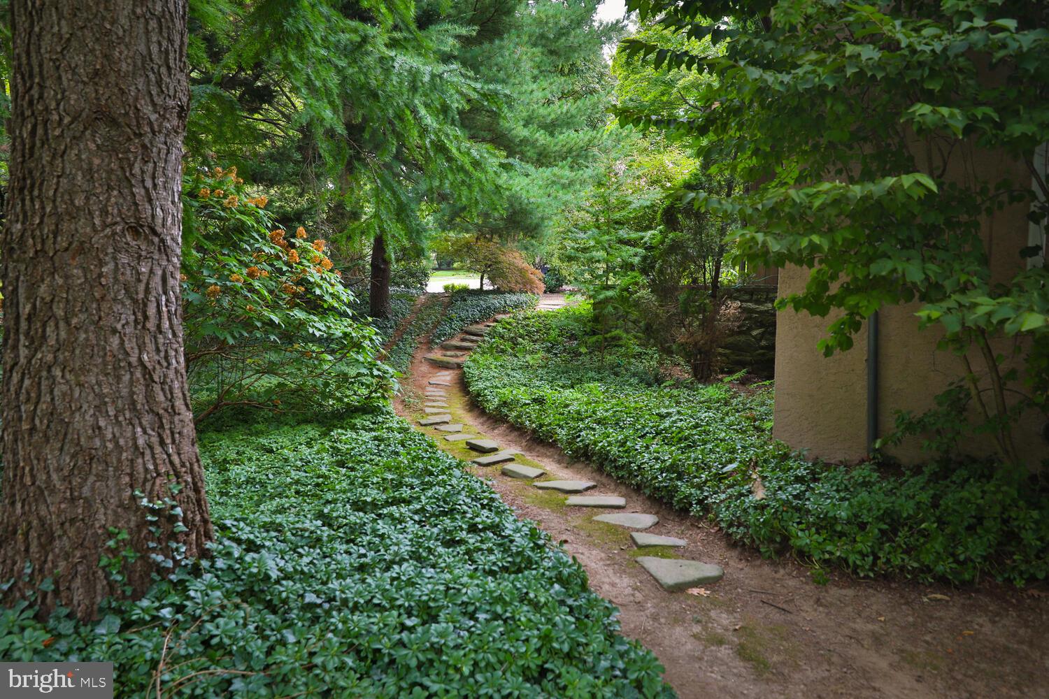 7710-2 Morelan Moreland Cir