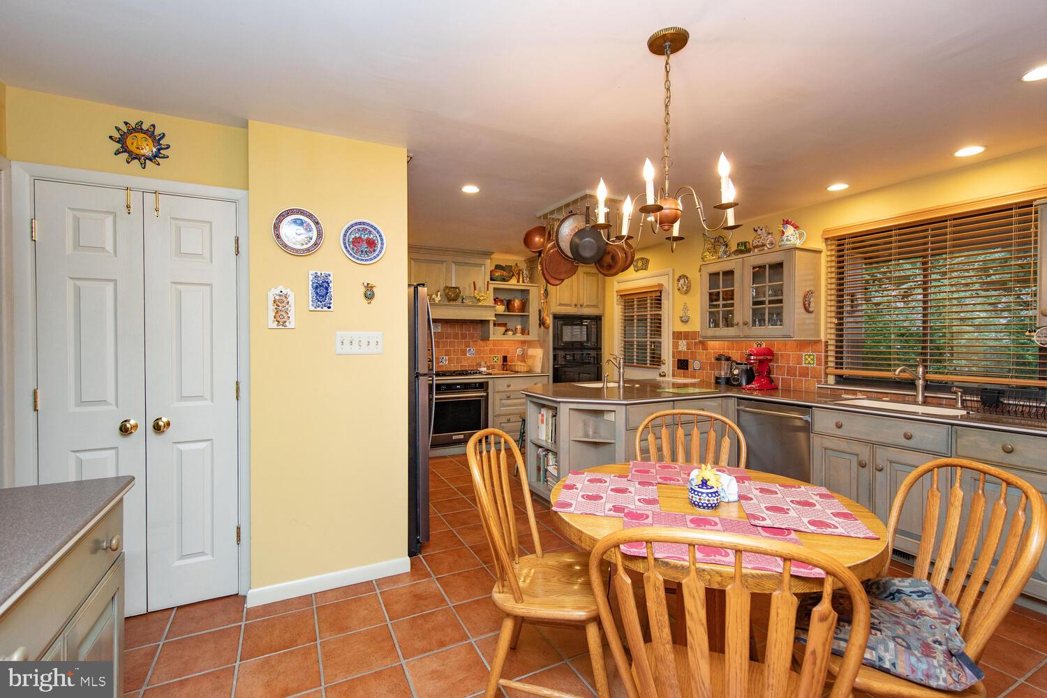 7710-2 Morelan Moreland Cir