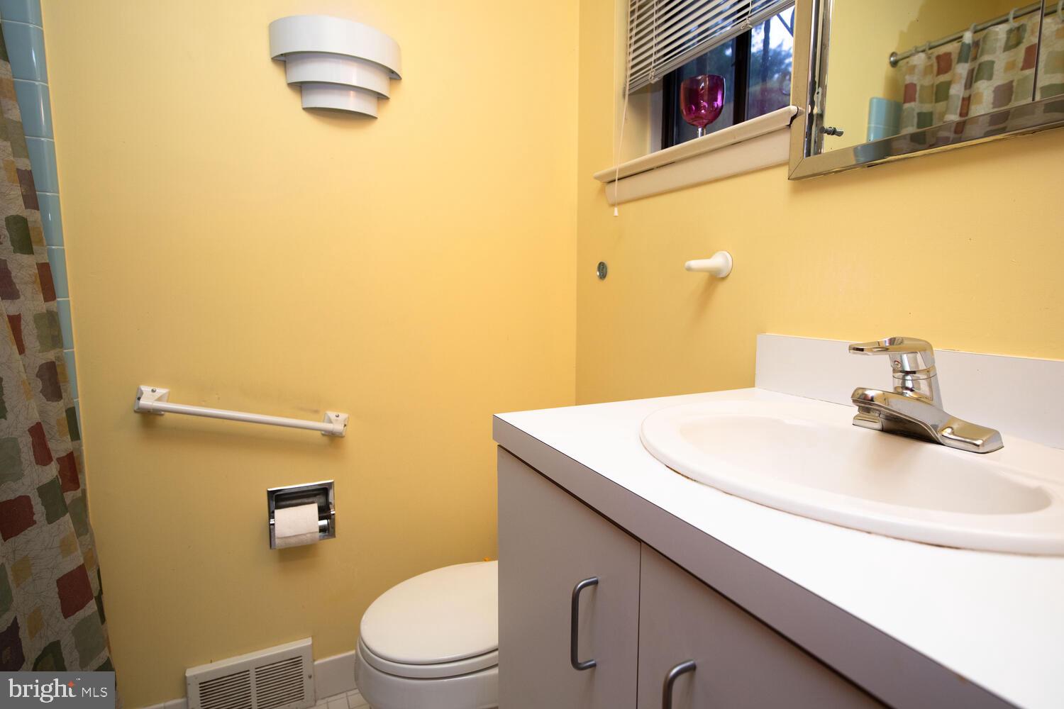 7710-2 Morelan Moreland Cir