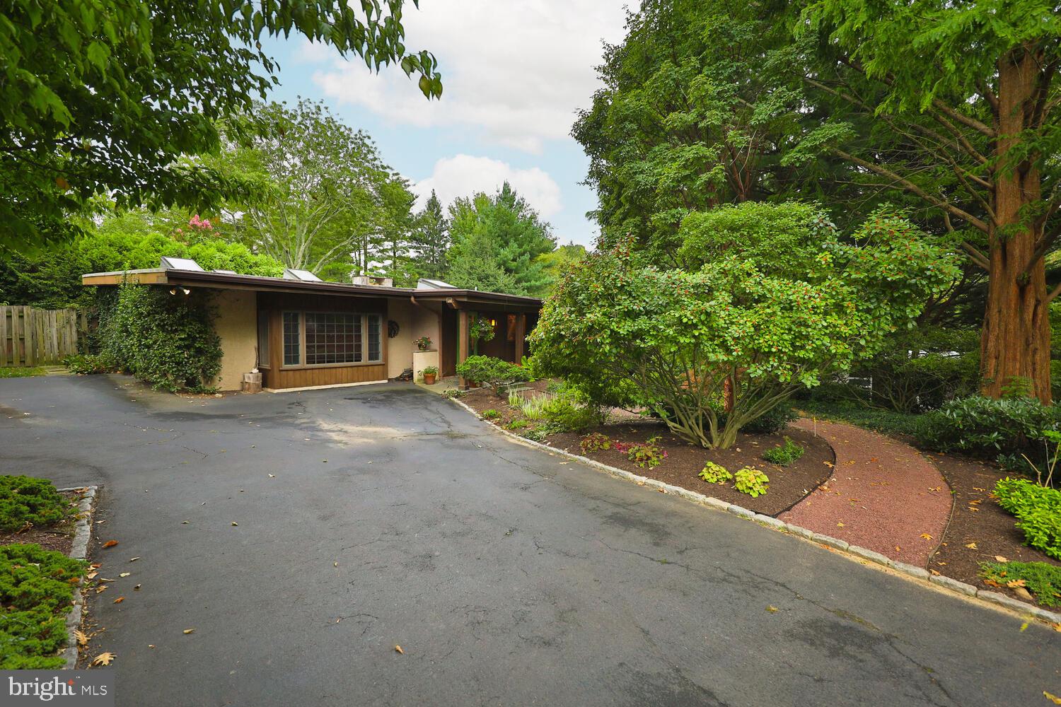 7710-2 Morelan Moreland Cir