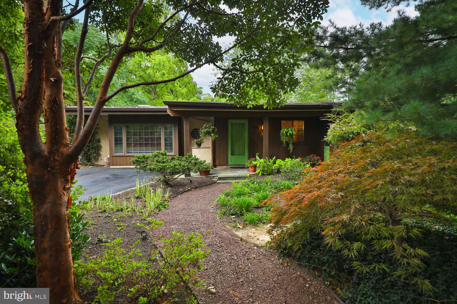 7710-2 Morelan Moreland Cir