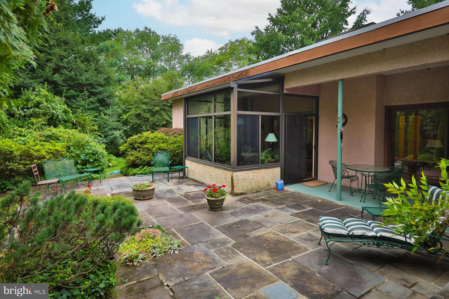 7710-2 Morelan Moreland Cir