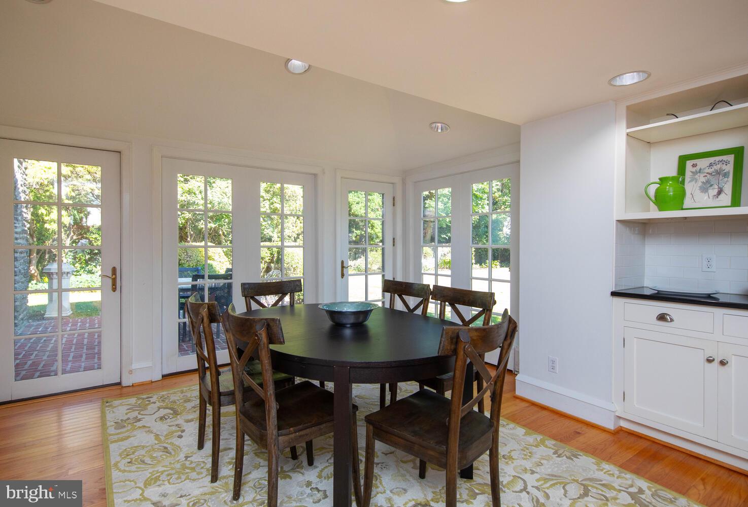 3803 The Oak Rd