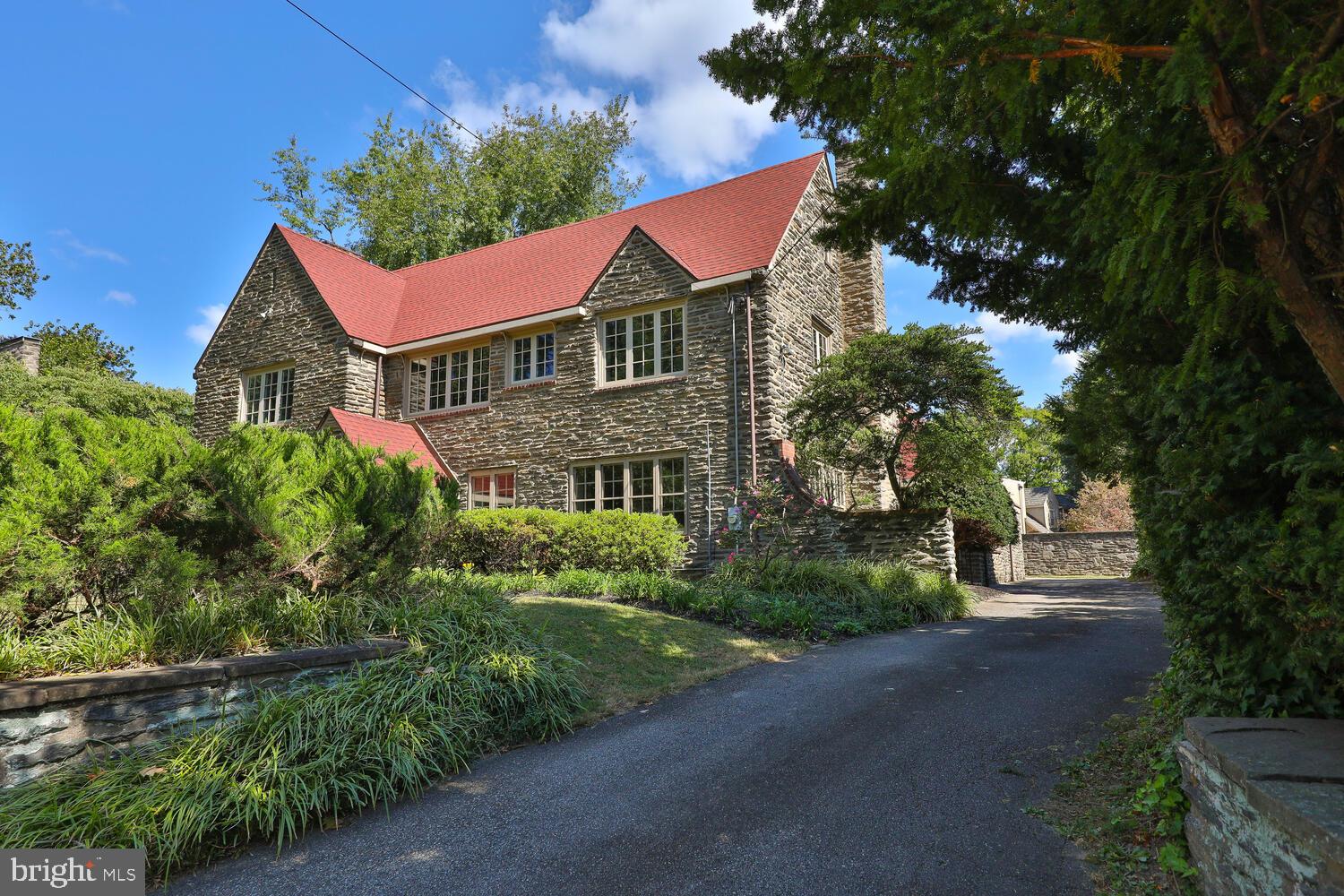 3803 The Oak Rd