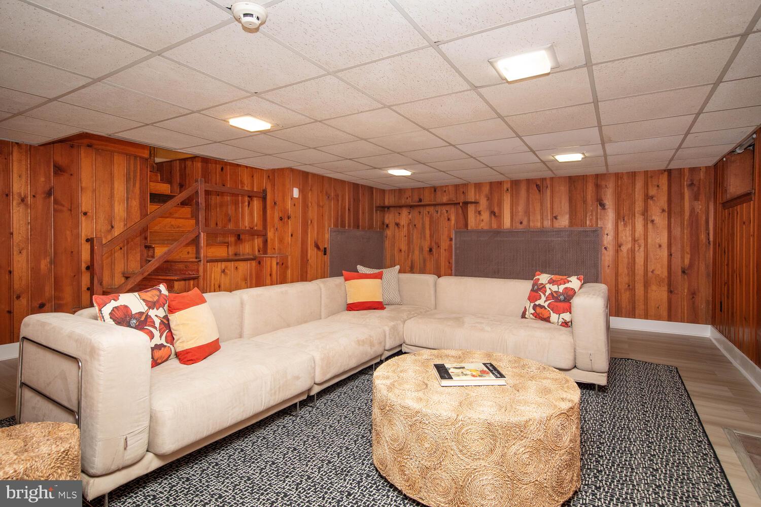 3803 The Oak Rd
