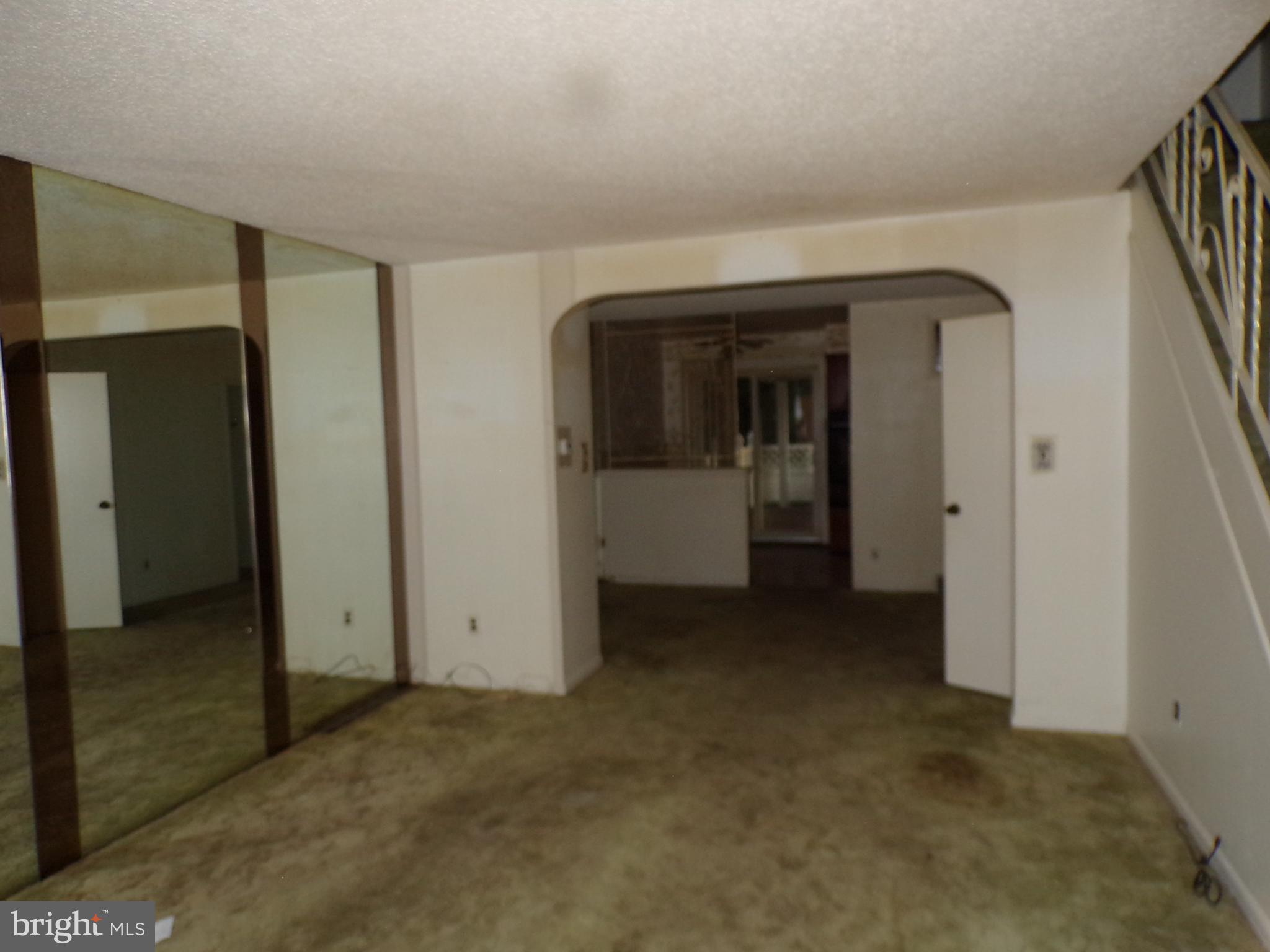 4438 Strahle St