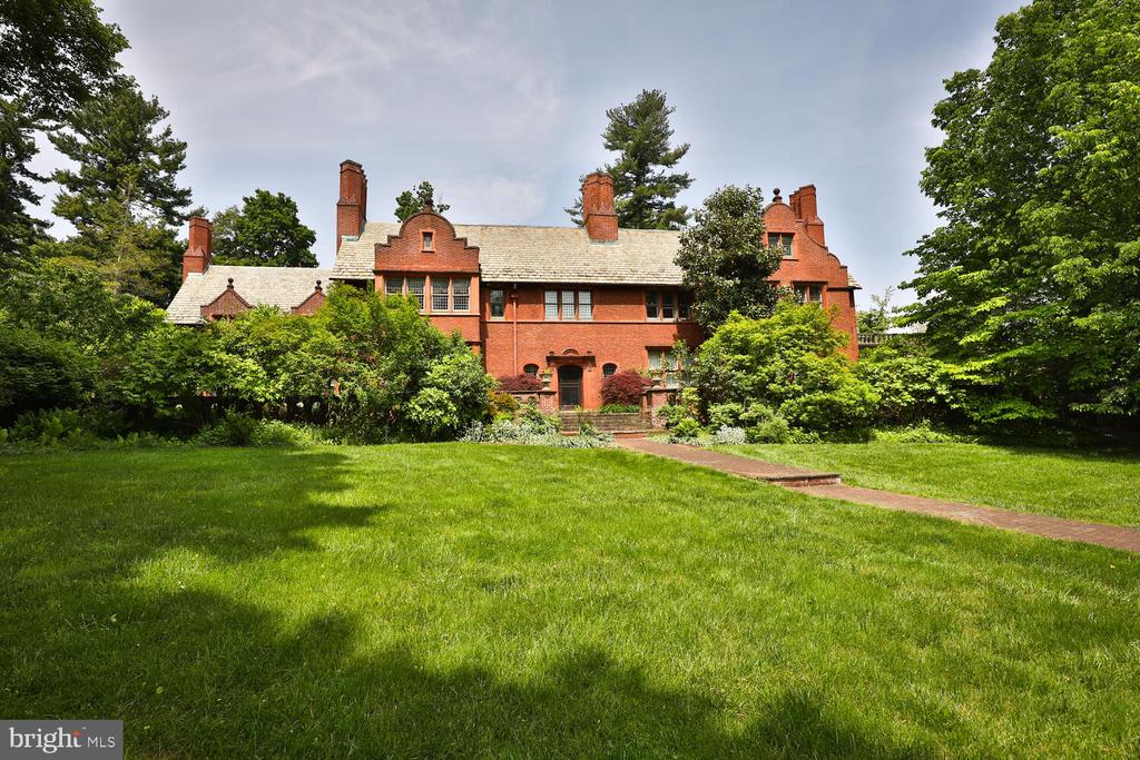 455 And 461 W Chestnut Hill Ave