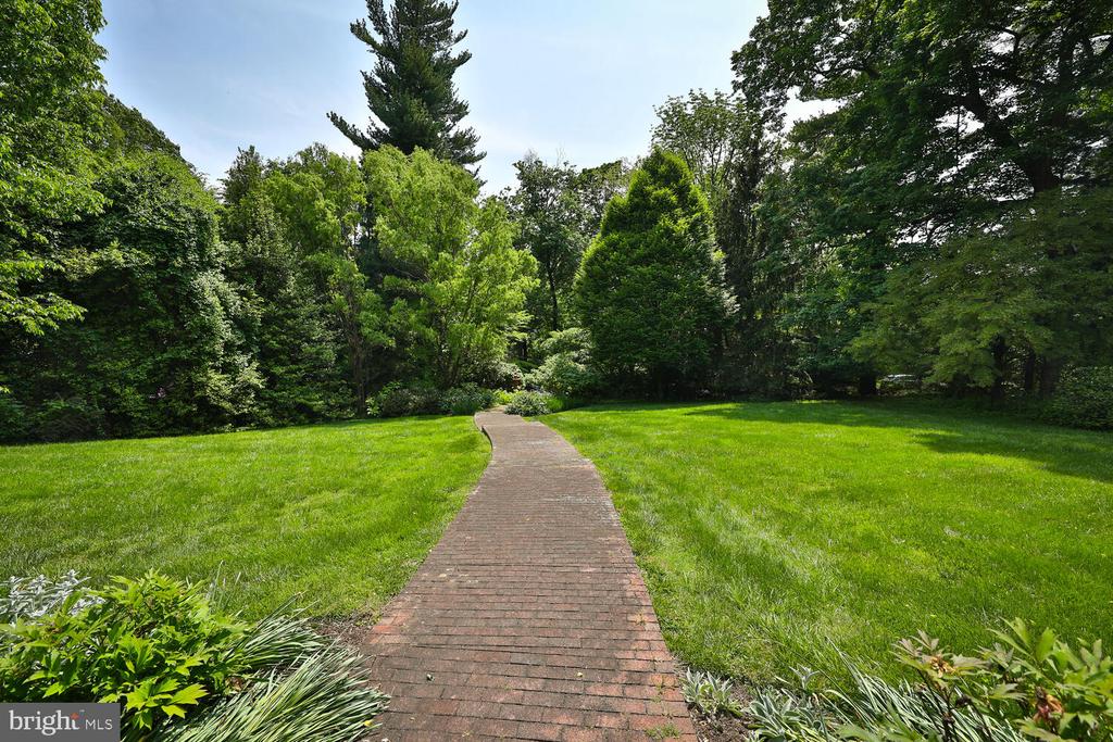455 And 461 W Chestnut Hill Ave