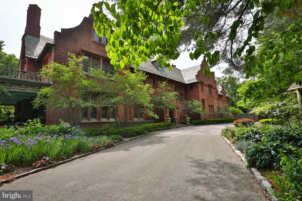 455 And 461 W Chestnut Hill Ave