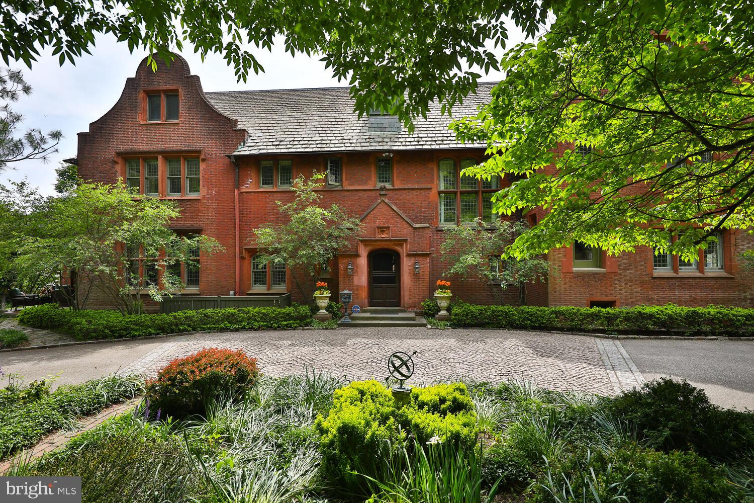 455 And 461 W Chestnut Hill Ave