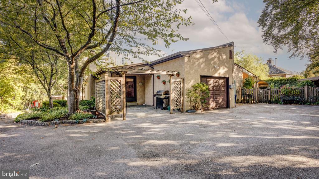 133 Rex Ave